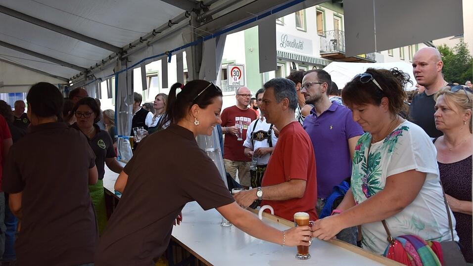 Das waren noch Zeiten: Eine Aufnahme vom bislang letzten Bierfestival 2018. Heuer soll die Großveranstaltung wieder stattfinden können. Das waren noch Zeiten: Eine Aufnahme vom bislang letzten Bierfestival 2018. Heuer soll die Großveranstaltung wieder stattfinden können.