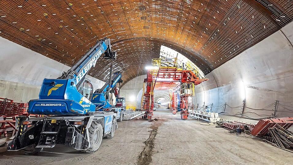 Der Brenner-Basistunnel wird nach derzeitigem Stand 16 Jahre sp&auml;ter fertig und kostet 40 Prozent mehr als geplant. Es gibt unter den wichtigsten europ&auml;ischen Verkehrsprojekten aber viel schlimmere Beispiele.