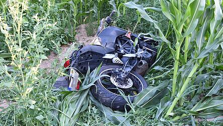 Bei einem Unfall nahe Gerzen ist ein 17-jähriger Motorradfahrer verletzt worden.