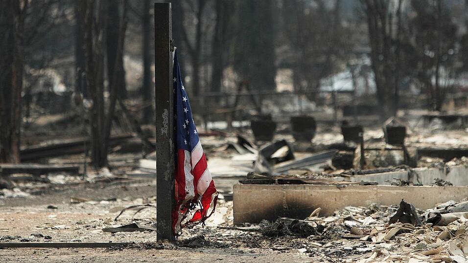 Feuer im US-Bundesstaat Washington haben mehr als 700 Gebäude zerstört. Feuer im US-Bundesstaat Washington haben mehr als 700 Gebäude zerstört.