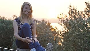 Carina lebt mit zwei Mitbewohnerinnen in einer WG in Regensburg.