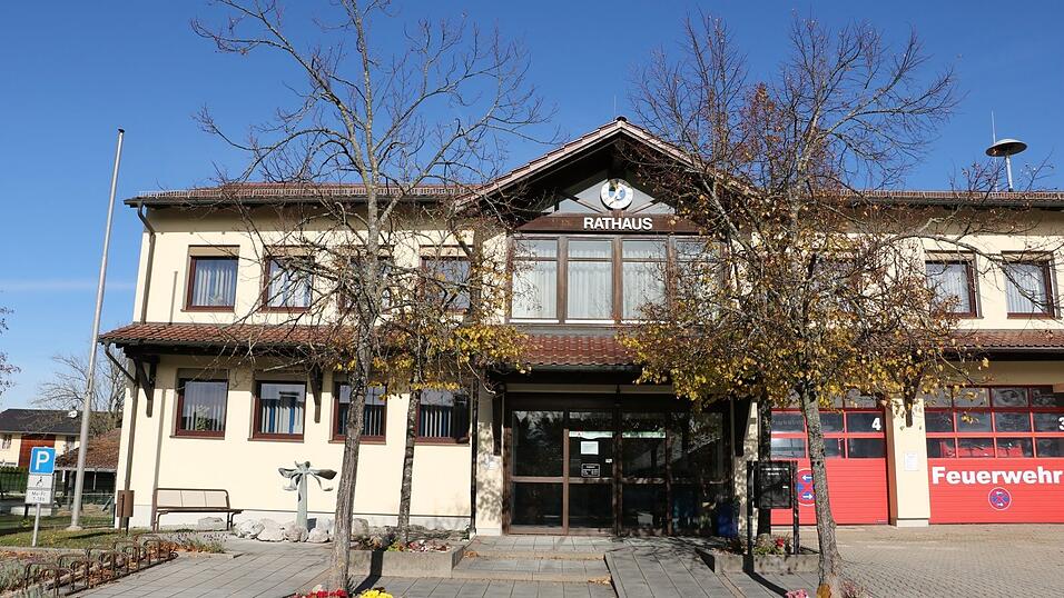Das Rathaus wird modernisiert und umgebaut. Das Rathaus wird modernisiert und umgebaut.