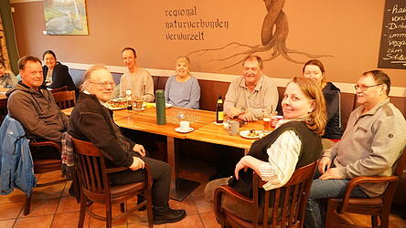 Geschichtenerzähler Peter Ekl hatte gleich drei Geschichten dabei. Geschichtenerzähler Peter Ekl hatte gleich drei Geschichten dabei.