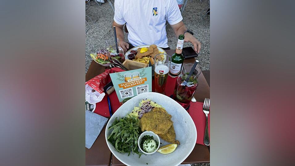 Panierte Schnitzel waren auf der Speisekarte der Renner. Panierte Schnitzel waren auf der Speisekarte der Renner.