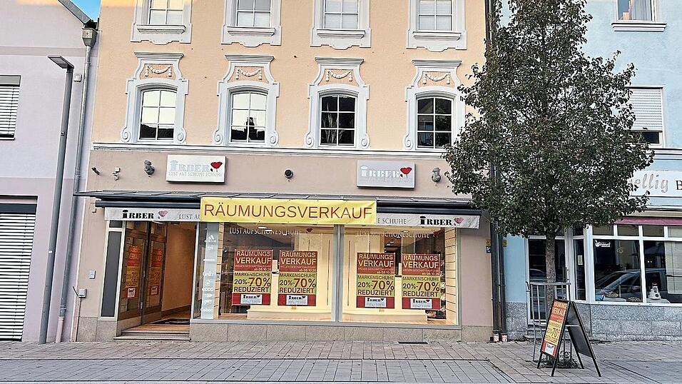 Nach 170 Jahren Firmengeschichte schließt das Schuhhaus Irber zum Jahresende. Nach 170 Jahren Firmengeschichte schließt das Schuhhaus Irber zum Jahresende.