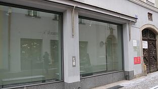 Leerstand reiht sich an Leerstand in der Schwarze-Bären-Straße. Leerstand reiht sich an Leerstand in der Schwarze-Bären-Straße.