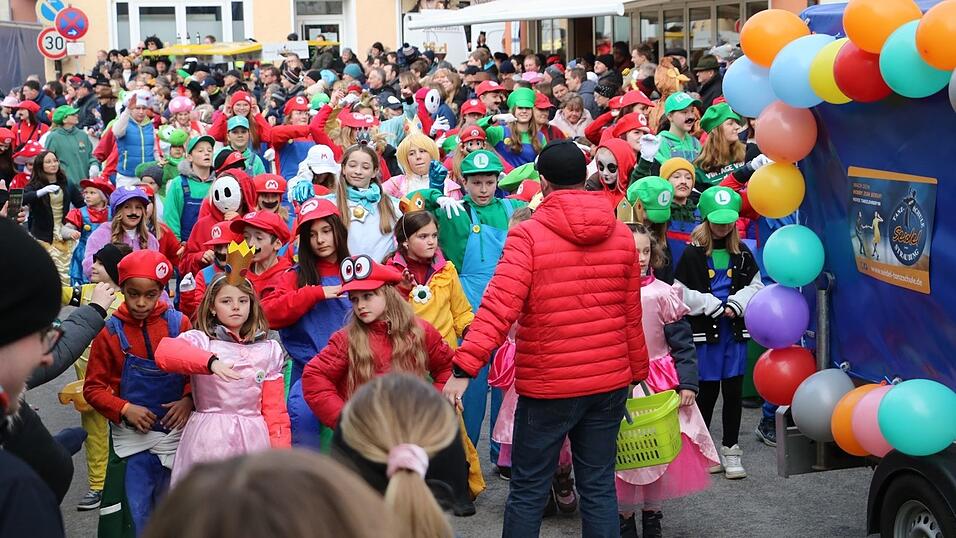 Beim Bogener Faschingsumzug war einiges geboten.