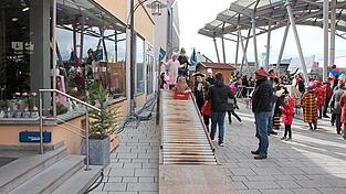 Für die kleinsten Besucher wird auch in diesem Jahr wieder die Kistenrutsche aufgestellt. Zudem gibt es einen Nagelstock und Büchsenwerfen. Ein Karussell wird auch aufgebaut.