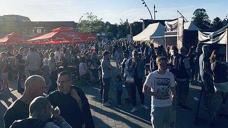 Drei Tage lang können sich die Besucher in Straubing internationale Spezialitäten schmecken lassen - und die entspannte Festival-Atmosphäre genießen. Drei Tage lang können sich die Besucher in Straubing internationale Spezialitäten schmecken lassen - und die entspannte Festival-Atmosphäre genießen.