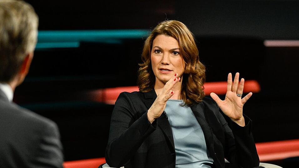 Landrätin Tanja Schweiger, hier in der Sendung von Markus Lanz Mitte Oktober, plädiert für strukturelle Veränderungen in der Asylpolitik. Landrätin Tanja Schweiger, hier in der Sendung von Markus Lanz Mitte Oktober, plädiert für strukturelle Veränderungen in der Asylpolitik.