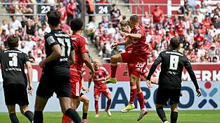 Elversberg lag gegen D&uuml;sseldorf 0:2 zur Pause zur&uuml;ck.