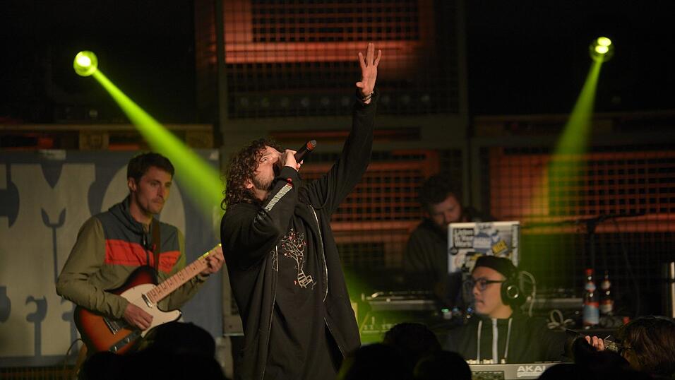 Rapmusik funktioniert auch mit einer Live-Band. Demograffics & Tribes of Jizu sind der Beweis daf&uuml;r.