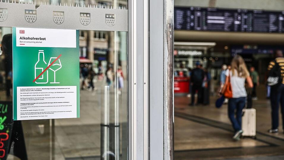 Im Hauptbahnhof Köln besteht bereits ein Alkoholverbot. Im Hauptbahnhof Köln besteht bereits ein Alkoholverbot.