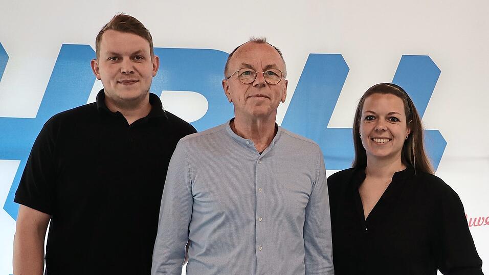 Ralf Hofmann will seinen Kindern Jonas und Vanessa langsam aber sicher die Firma übergeben - dabei aber nichts überstürzen. Ralf Hofmann will seinen Kindern Jonas und Vanessa langsam aber sicher die Firma übergeben - dabei aber nichts überstürzen.