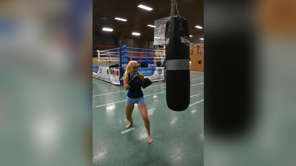 Training in der Boxhalle des S.C. Bavaria Landshut. Training in der Boxhalle des S.C. Bavaria Landshut.