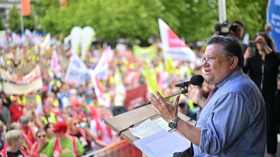 Niedersachsens Gesundheitsminister Philippi (SPD) will Ungerechtigkeiten zusammen mit den anderen Ländern verhindern. Niedersachsens Gesundheitsminister Philippi (SPD) will Ungerechtigkeiten zusammen mit den anderen Ländern verhindern.