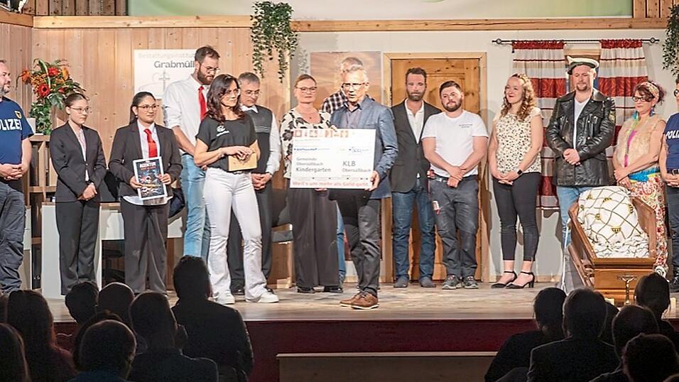 Ein Teil der Ticketerl&ouml;se wurden am Ende f&uuml;r die Anschaffung neuer Spielger&auml;te im &ouml;rtlichen Kindergarten gespendet.