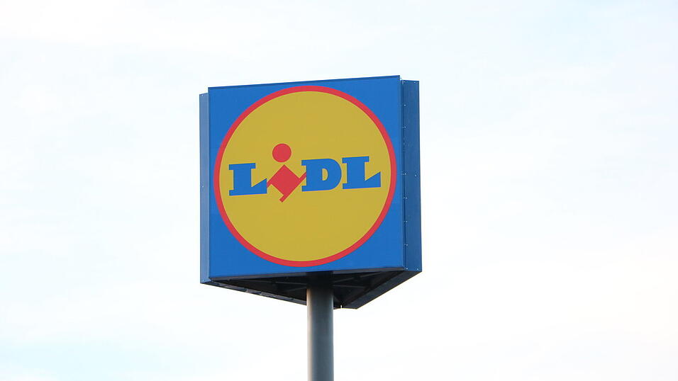Der Lidl in Niederaichbach wurde am selben Standort neu aufgebaut. Der Lidl in Niederaichbach wurde am selben Standort neu aufgebaut.