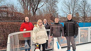 Seit Jahren w&uuml;nschen sich die Freien W&auml;hler Plattling eine Kunsteisbahn, wie sie in Landau steht. Vor einigen Jahren unternahm ein Teil der Stadtratsfraktion einen Ausflug nach Landau.
