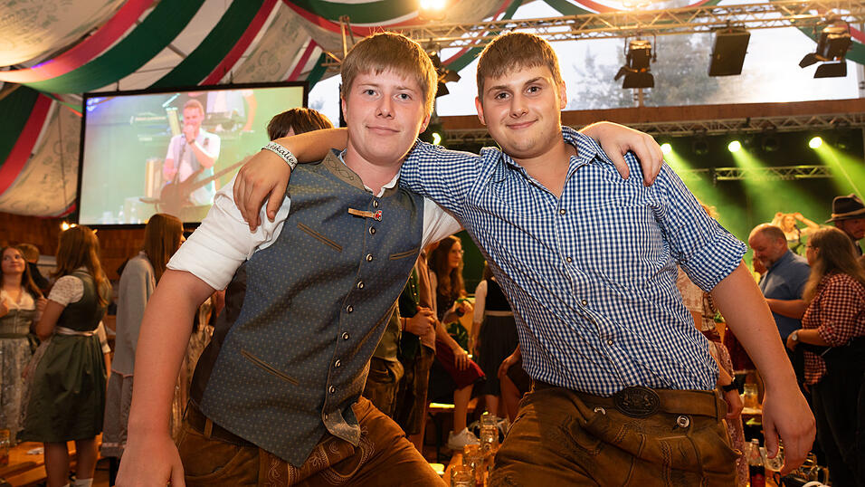 Die Partybilder vom Montag, 19. August, aus dem Festzelt Weckmann. Die Partybilder vom Montag, 19. August, aus dem Festzelt Weckmann.