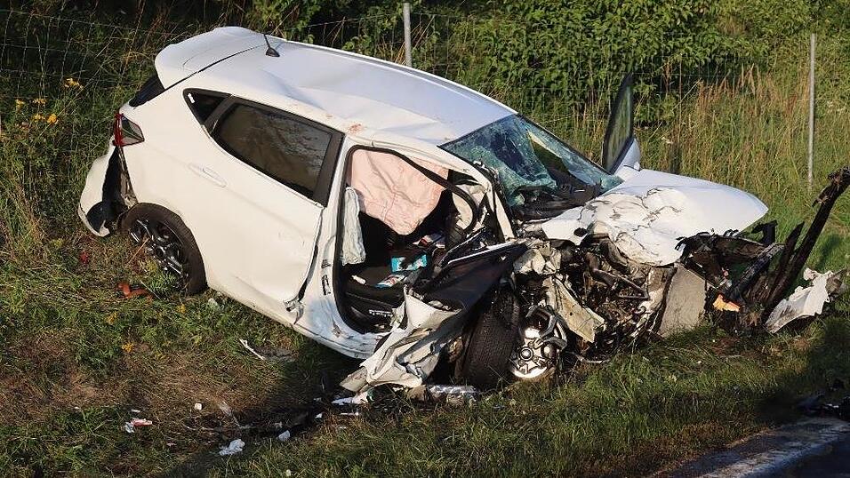 T&ouml;dlicher Verkehrsunfall am Freitag auf der Bundesstra&szlig;e B85 bei Ruderting im Landkreis Passau.
