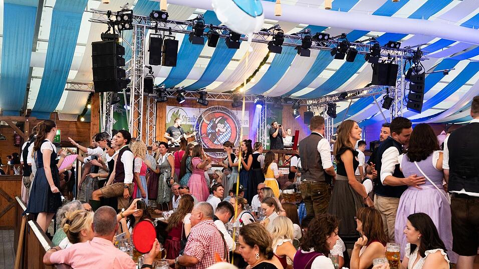 Die Partybilder vom Donnerstag, 13. August, aus dem Festzelt Wenisch. Die Partybilder vom Donnerstag, 13. August, aus dem Festzelt Wenisch.