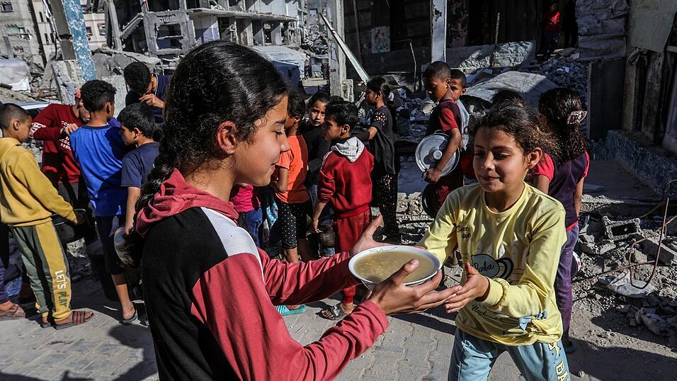 Nicht einmal mehr internationale Hilfslieferungen werden nach Gaza durchgelassen.