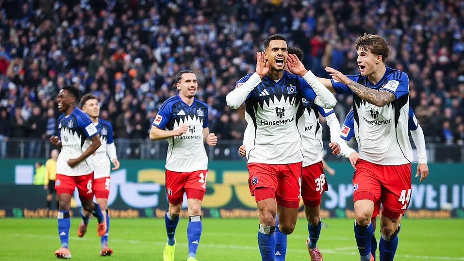 HSV-Profi Robert Glatzel (M) erzielte das 1:0 gegen Stuttgart. HSV-Profi Robert Glatzel (M) erzielte das 1:0 gegen Stuttgart.