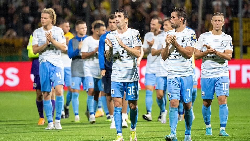 Stefan Lex (2.v.r.) übernimmt einen neuen Posten beim TSV 1860 München. (Archivbild) Stefan Lex (2.v.r.) übernimmt einen neuen Posten beim TSV 1860 München. (Archivbild)