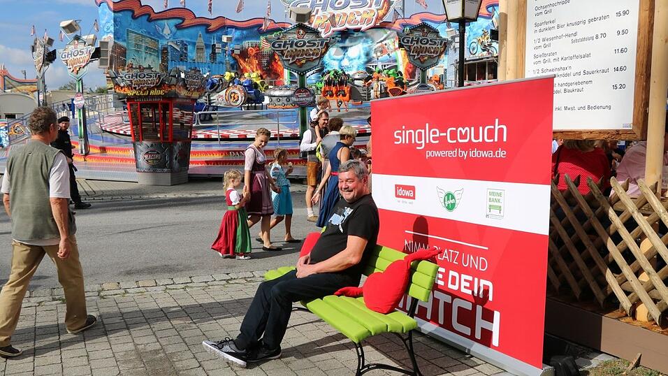 Die Eindrücke der Single-Couch in Bildern, aufgenommen am Freitag, 10. August. Die Eindrücke der Single-Couch in Bildern, aufgenommen am Freitag, 10. August.