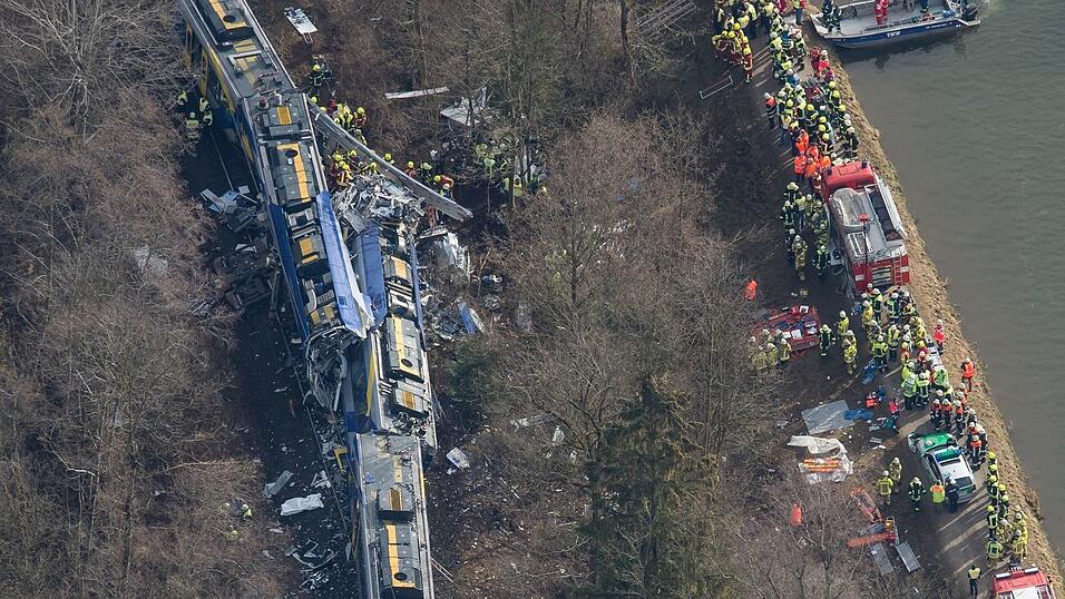 Ein Zug hatte sich in den anderen gebohrt. (Archivbild)