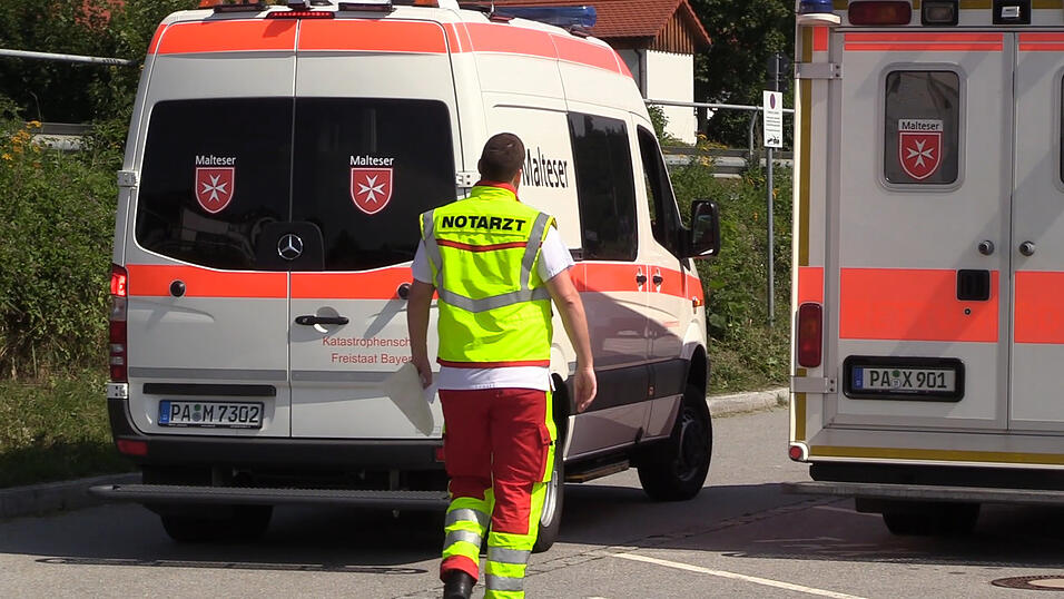 Magen-Darm-Infekt an Bord einer Donau-Kreuzfahrt! Etwa 120 G&auml;ste waren von Ungarn aus mit dem Schiff nach Passau gestartet. Dort mussten letztlich 13 Passagiere &auml;rztlich versorgt werden.