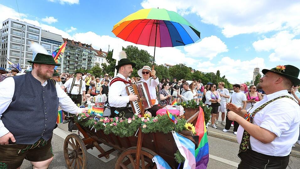 Einer der H&ouml;hepunkte ist die Polit-Parade am 27. Juni. (Archivbild)