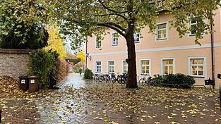 Aus dem Innenhof der VHS wurde kürzlich ein E-Bike gestohlen. Der Wert: rund 5.000 Euro. Aus dem Innenhof der VHS wurde kürzlich ein E-Bike gestohlen. Der Wert: rund 5.000 Euro.