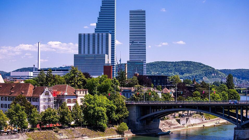 Konzernsitz von Roche in Basel: Das Unternehmen steigerte den Umsatz in den ersten drei Quartalen. (Archivbild) Konzernsitz von Roche in Basel: Das Unternehmen steigerte den Umsatz in den ersten drei Quartalen. (Archivbild)