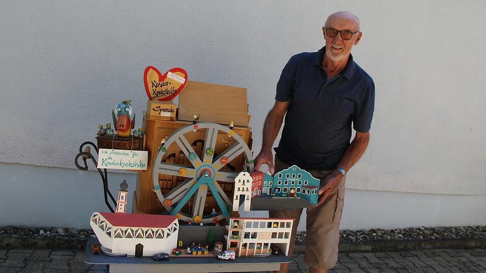 Ganz neu: Die Stadt Roding vorne an der Drehorgel in Szene gesetzt. Die Autos fahren und das Riesenrad dreht sich. Ebenso die Litfaßsäule. Das Rathaus kann gegen die blaue Lobmeyer-Gred ausgewechselt werden, auf der dann getanzt wird. Ganz neu: Die Stadt Roding vorne an der Drehorgel in Szene gesetzt. Die Autos fahren und das Riesenrad dreht sich. Ebenso die Litfaßsäule. Das Rathaus kann gegen die blaue Lobmeyer-Gred ausgewechselt werden, auf der dann getanzt wird.