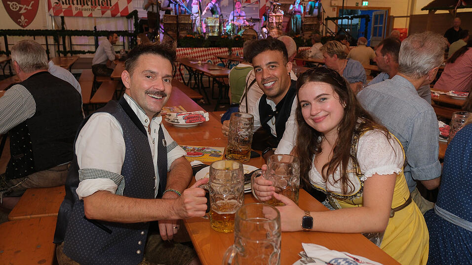 Die Partybilder vom Mittwoch, 16. August 2023, aus dem Festzelt Greindl. Die Partybilder vom Mittwoch, 16. August 2023, aus dem Festzelt Greindl.