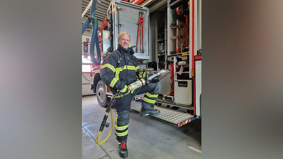 Tobias Heigl ist der einzige hauptamtliche Feuerwehr-Ger&auml;tewart im Landkreis Straubing-Bogen.