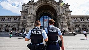 Im Umfeld des Nürnberger Hauptbahnhofs laufen Ermittlungen wegen Sexual- und Drogendelikten. (Symbolbild) Im Umfeld des Nürnberger Hauptbahnhofs laufen Ermittlungen wegen Sexual- und Drogendelikten. (Symbolbild)