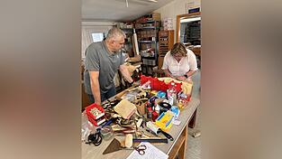 Ralf und Gisela Heinrich sind seit 1992 gemeinsam für Lederhosen Pfeilschifter zuständig. Ralf und Gisela Heinrich sind seit 1992 gemeinsam für Lederhosen Pfeilschifter zuständig.