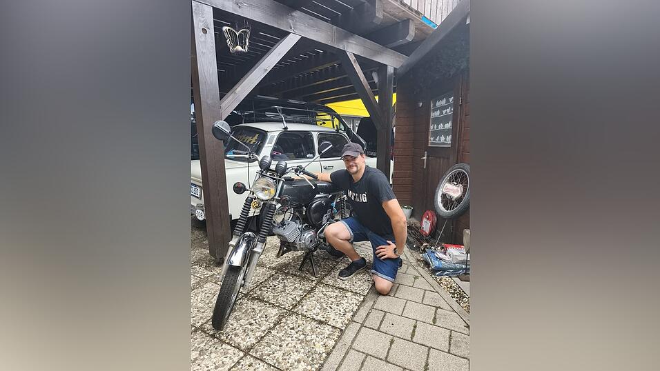 Marcel Nestler aus Arnbruck mit seiner ersten Maschine: einer Simson S51 Marcel Nestler aus Arnbruck mit seiner ersten Maschine: einer Simson S51