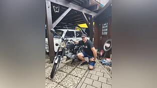 Marcel Nestler aus Arnbruck mit seiner ersten Maschine: einer Simson S51 Marcel Nestler aus Arnbruck mit seiner ersten Maschine: einer Simson S51