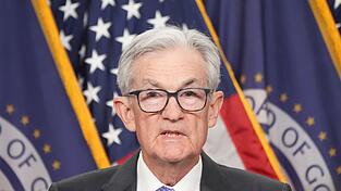 Die US-Notenbank Federal Reserve um den Vorsitzenden Jerome Powell hat erneut den Leitzins gesenkt. Die US-Notenbank Federal Reserve um den Vorsitzenden Jerome Powell hat erneut den Leitzins gesenkt.