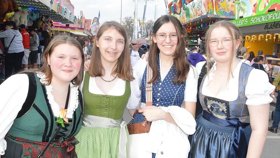 Auch am Samstag besuchten viele Landshuter die Dult.