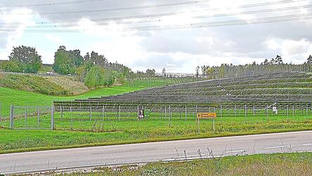 Westlich der A 93 soll bei Oberempfenbach ein Industriegebiet entstehen.