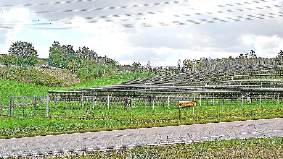 Westlich der A 93 soll bei Oberempfenbach ein Industriegebiet entstehen.