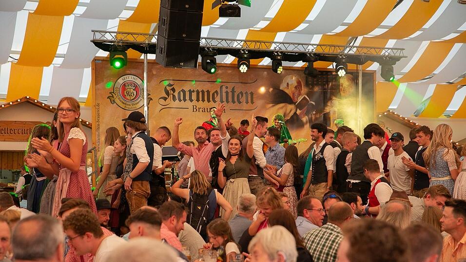 Die Partybilder von Dienstag, 16. August 2022, aus dem Festzelt Nothaft.