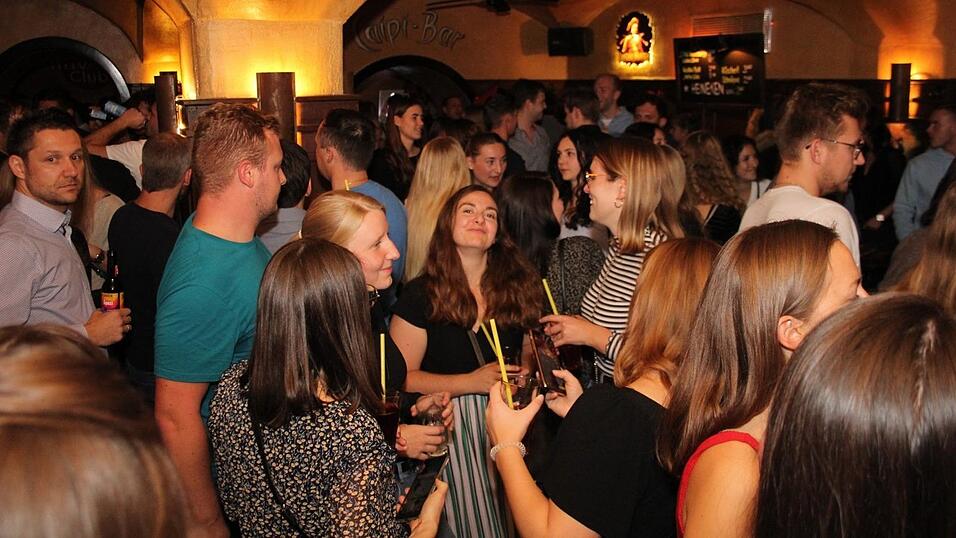 So wurde am Samstag, 23. Oktober, im Beatschuppen in Landshut gefeiert - die Partybilder. So wurde am Samstag, 23. Oktober, im Beatschuppen in Landshut gefeiert - die Partybilder.