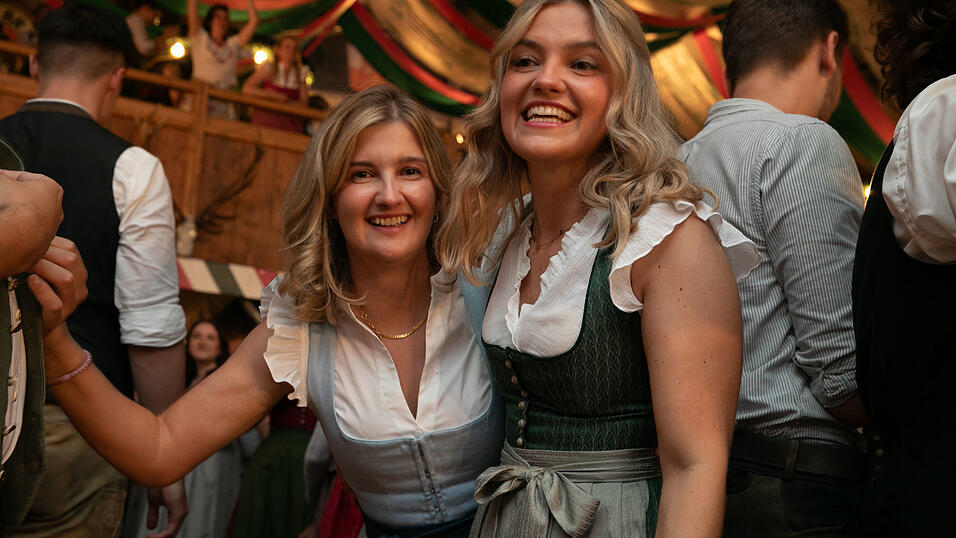 Die Partybilder vom Sonntag, 17. August, aus dem Festzelt Weckmann. Die Partybilder vom Sonntag, 17. August, aus dem Festzelt Weckmann.