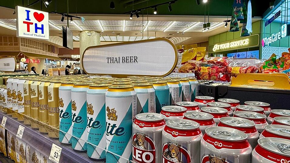 Bisher durfte nachmittags kein Alkohol verkauft werden. Bisher durfte nachmittags kein Alkohol verkauft werden.